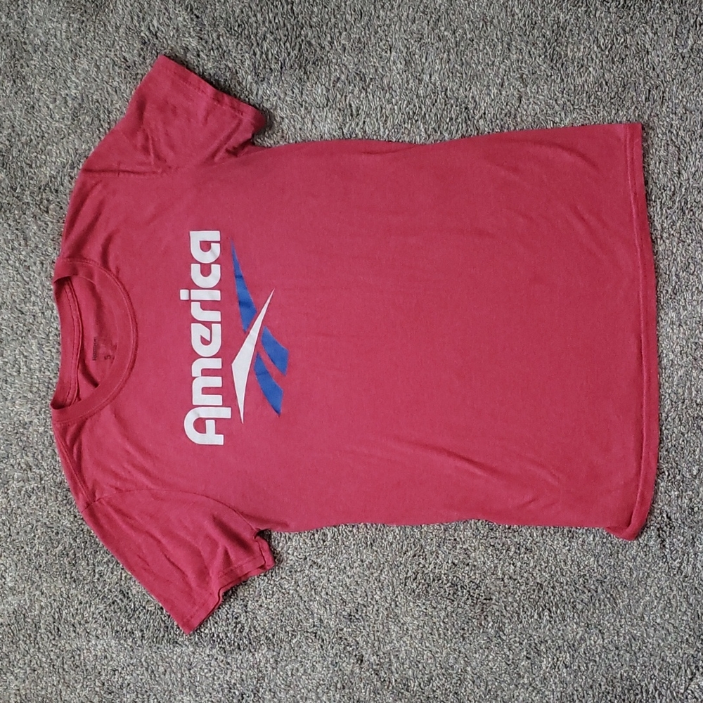Classic Reebok America Logo Graphic Tee Size S Soft Blend Heather Red USA Unisex